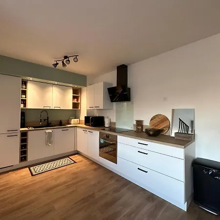 Cosy 68m2 Lumineux Avec Balcon - Garage Prive * Lila