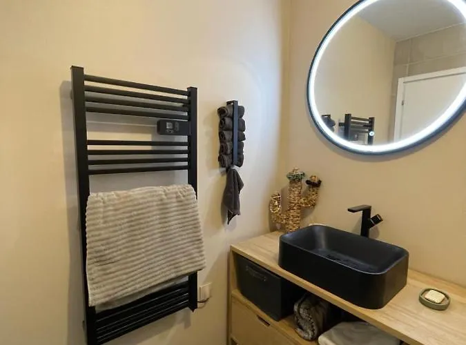 Апартаменты Cosy 68m2 Lumineux Avec Balcon - Garage Prive *