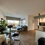 Cosy 68m2 Lumineux Avec Balcon - Garage Prive شقة ليل